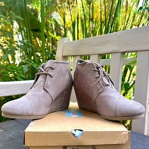 Tom’s Desert Wedge Ankle Boots